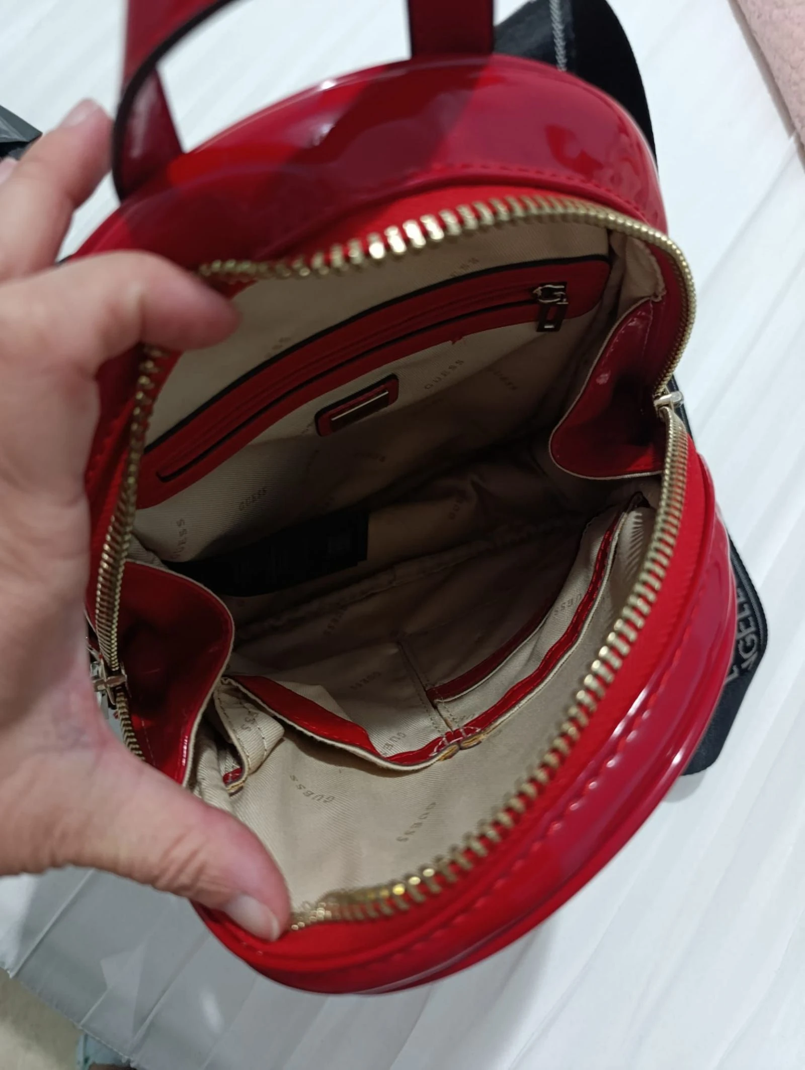 Mochila Guess charol asas deportivas  – photo 7